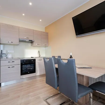 Apartament Front In
