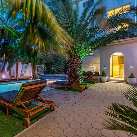 Διαμέρισμα Cozy In *